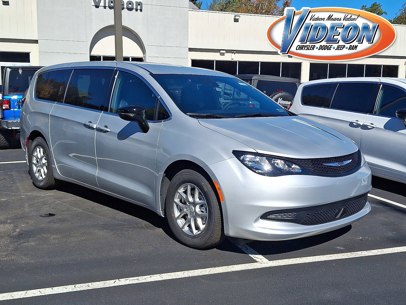 New 2026 Chrysler Voyager LX