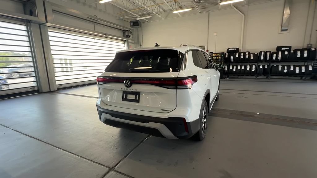 Certified 2025 Volkswagen Tiguan S AWD/4WD image 11