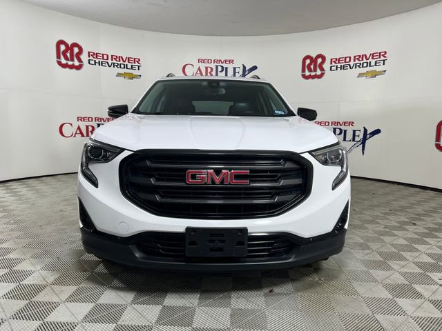 Used 2021 GMC Terrain SLT w/ Elevation Edition image 2