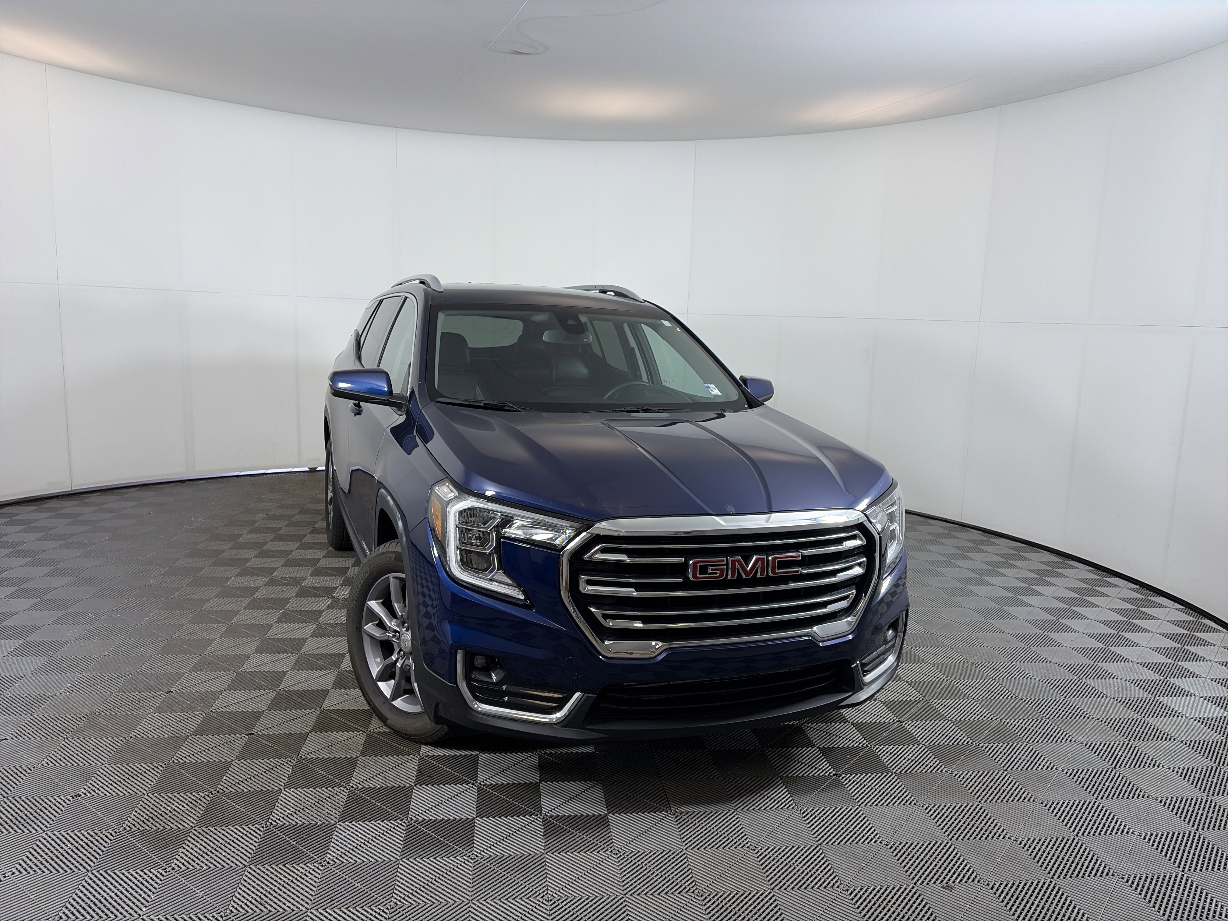 Certified 2023 GMC Terrain SLT image 1