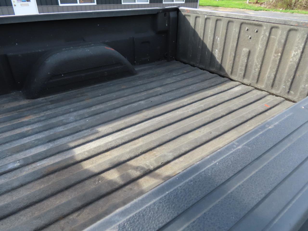 Used 2005 Chevrolet Silverado 2500 LT w/ Heavy-Duty Power Package image 17