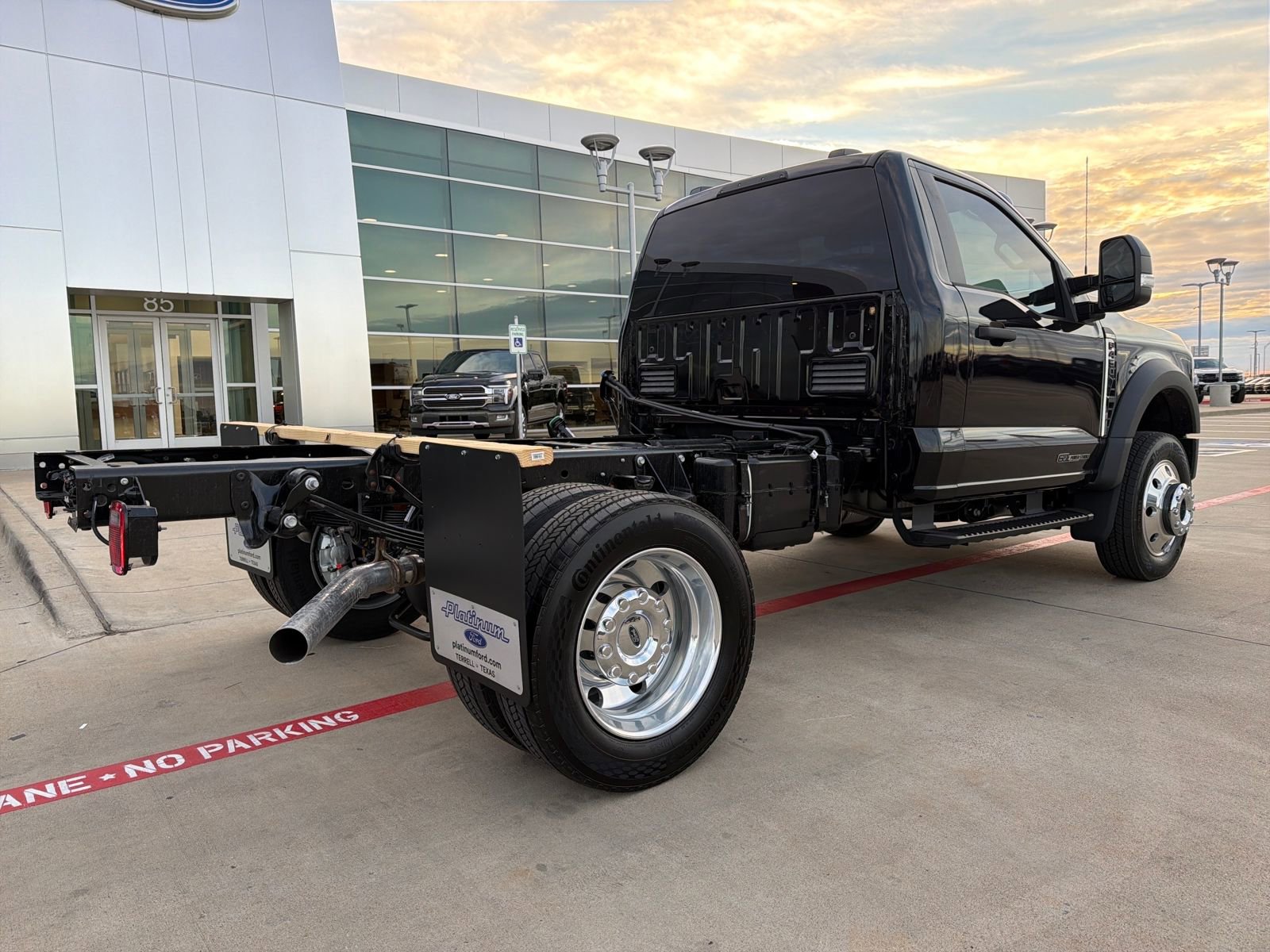 New 2026 Ford F450 XLT w/ XLT Value Package image 5