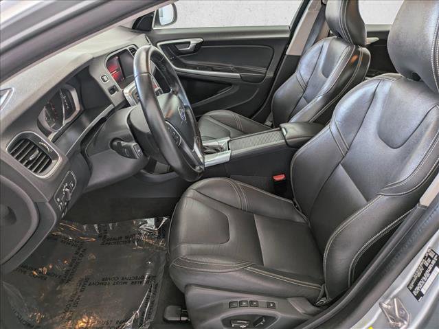 Used 2018 Volvo V60 T5 Dynamic w/ Vision Package image 16