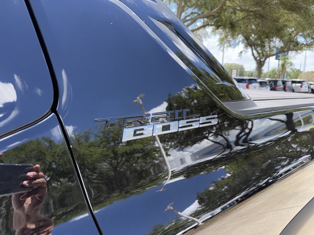 Used 2026 Chevrolet Silverado EV Trail Boss w/ LPO, Gameday Tailgate Package AWD/4WD image 16