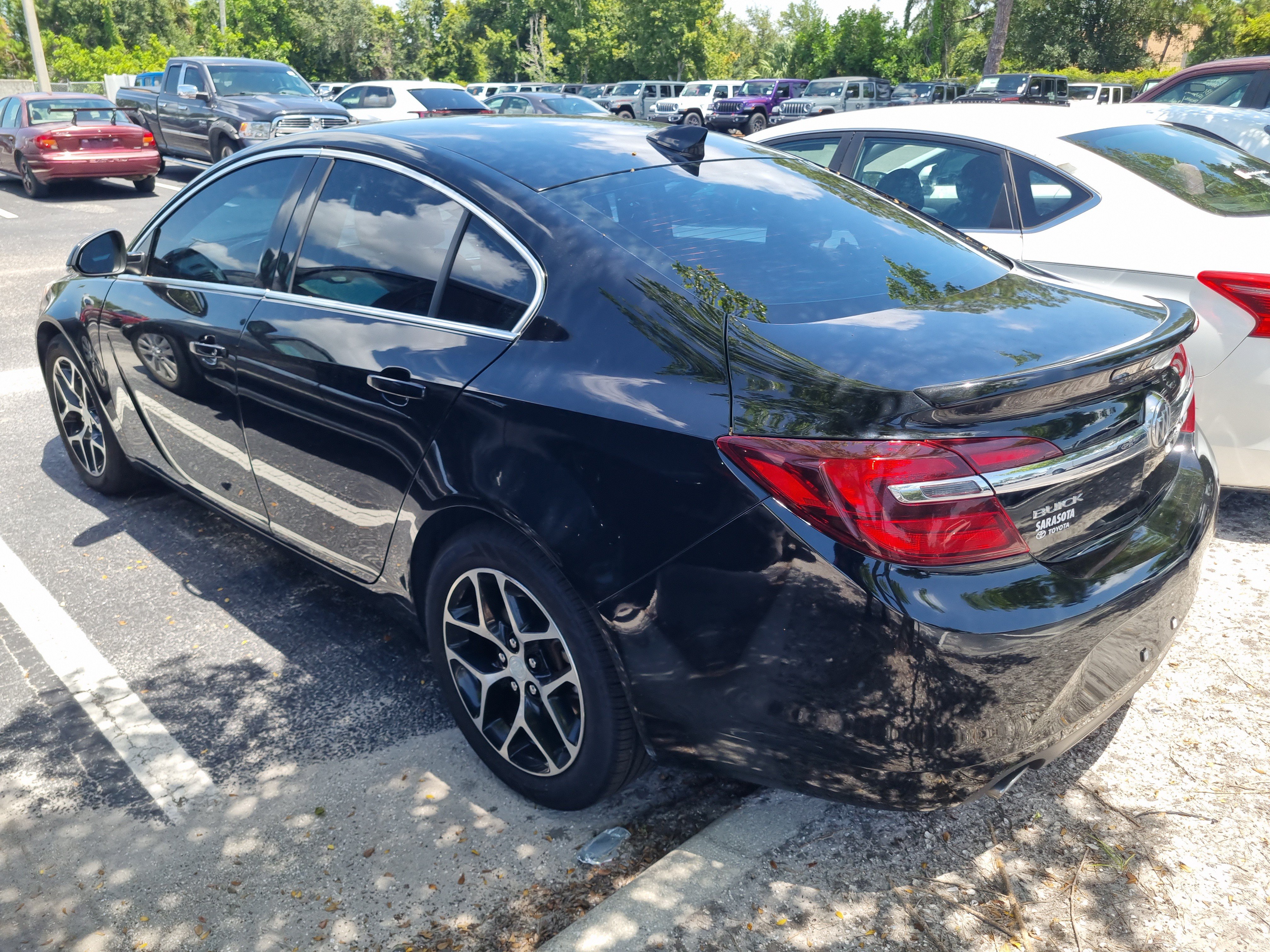 Used 2017 Buick Regal Sport Touring FWD image 7
