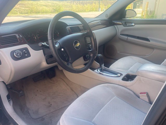 Used 2011 Chevrolet Impala LT FWD image 14