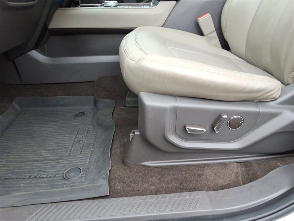Used 2021 Ford Expedition Limited image 24