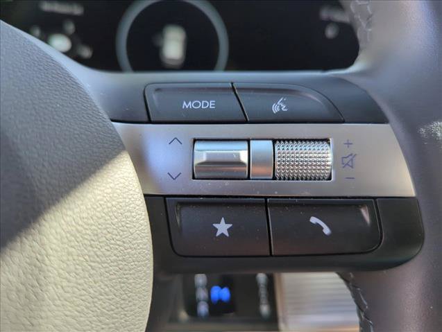 Certified 2024 Hyundai Kona Limited FWD image 17