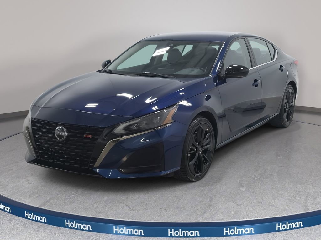 Used 2024 Nissan Altima 2.5 SR image 1
