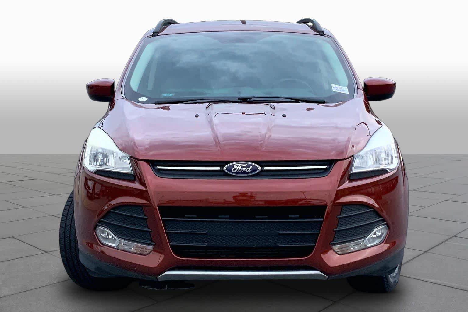 Used 2016 Ford Escape SE w/ Equipment Group 201A FWD image 4