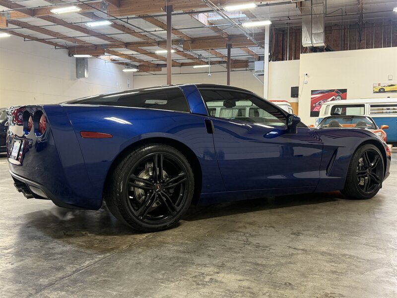 Used 2006 Chevrolet Corvette Coupe w/ Preferred Equipment Group RWD image 7