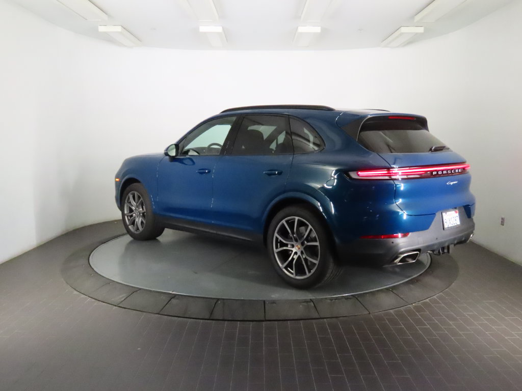 Certified 2025 Porsche Cayenne AWD/4WD image 3