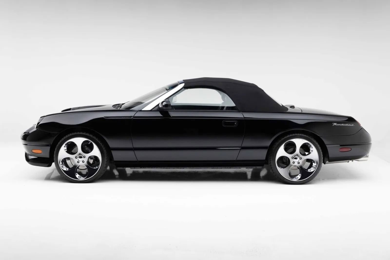 Used 2002 Ford Thunderbird RWD image 31