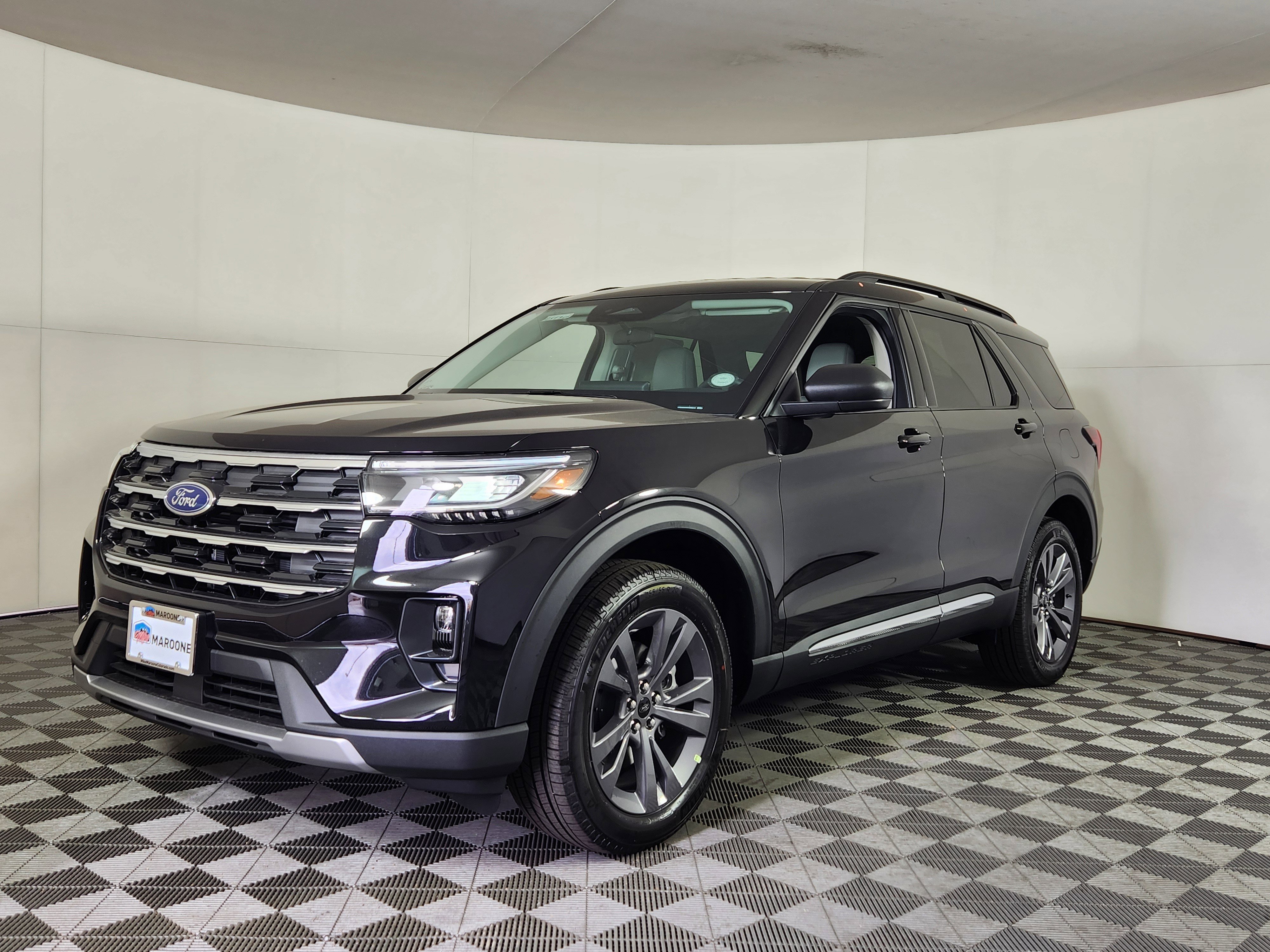 New 2025 Ford Explorer Active w/ Active Comfort Package image 3