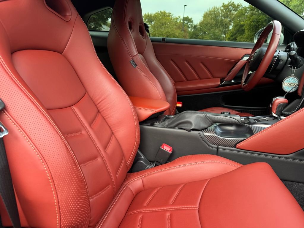 Used 2017 Nissan GT-R Premium w/ Premium Interior Package image 52