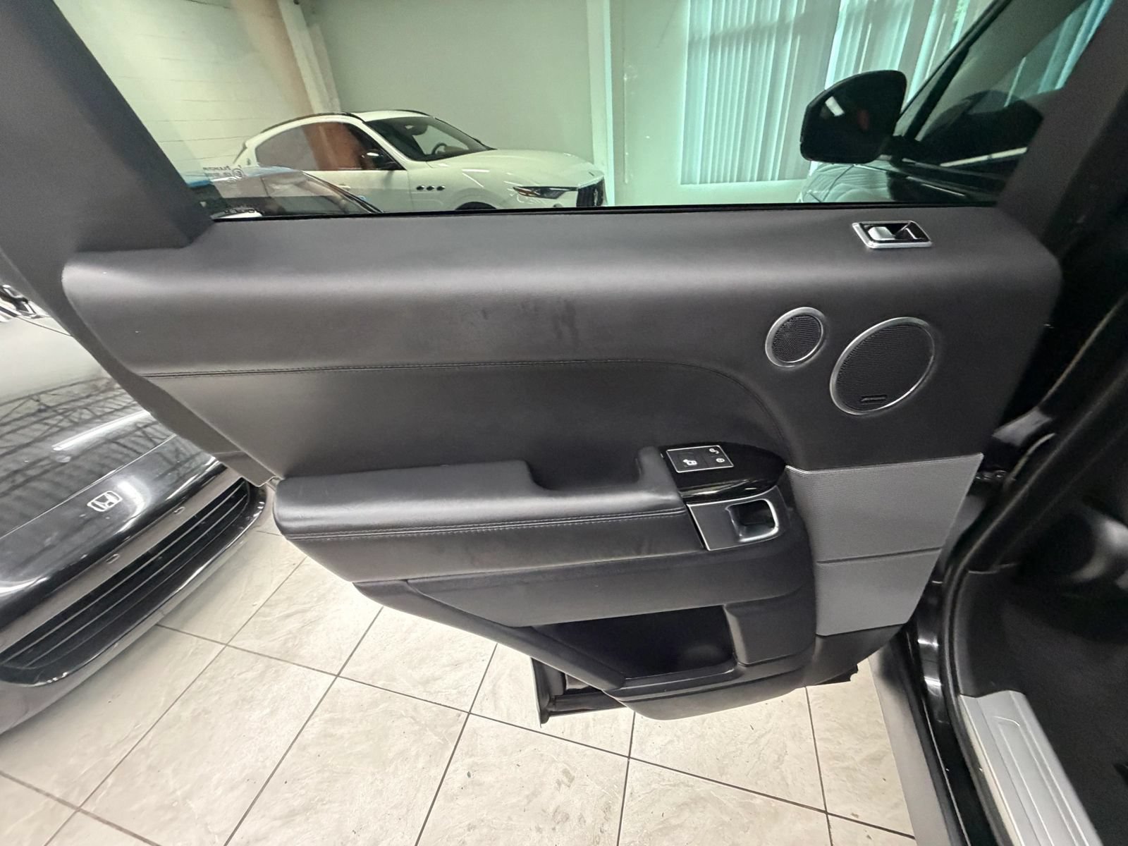 Used 2018 Land Rover Range Rover Sport HSE Dynamic AWD/4WD image 15