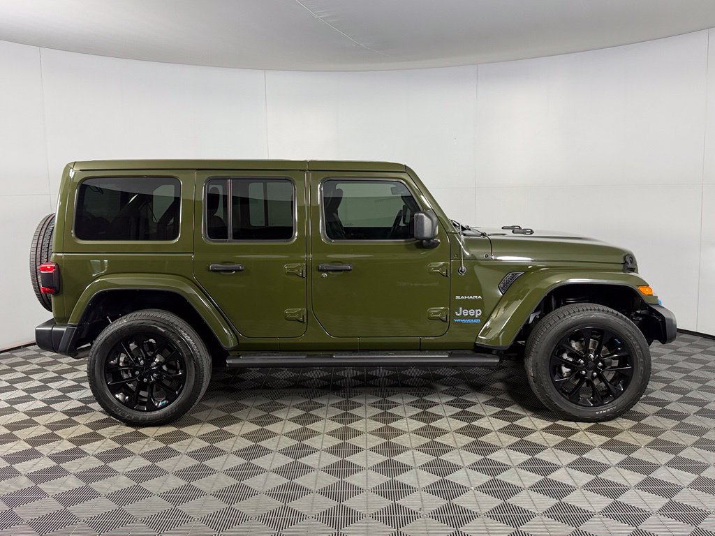 Used 2022 Jeep Wrangler Unlimited Sahara w/ Safety Group AWD/4WD image 5