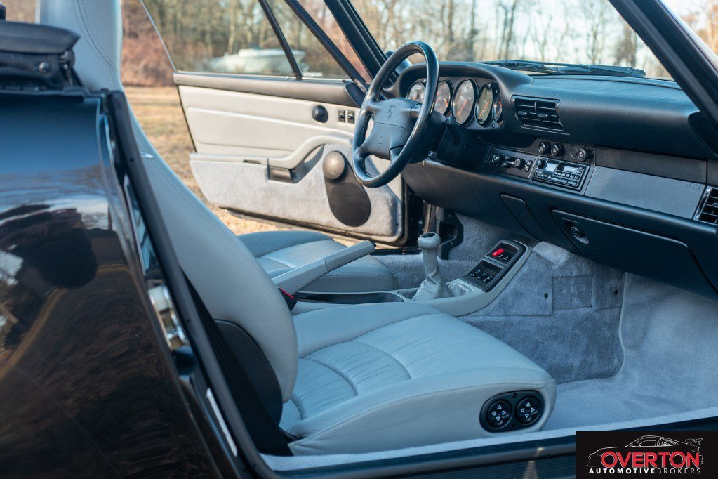 Used 1995 Porsche 911 Carrera RWD image 19