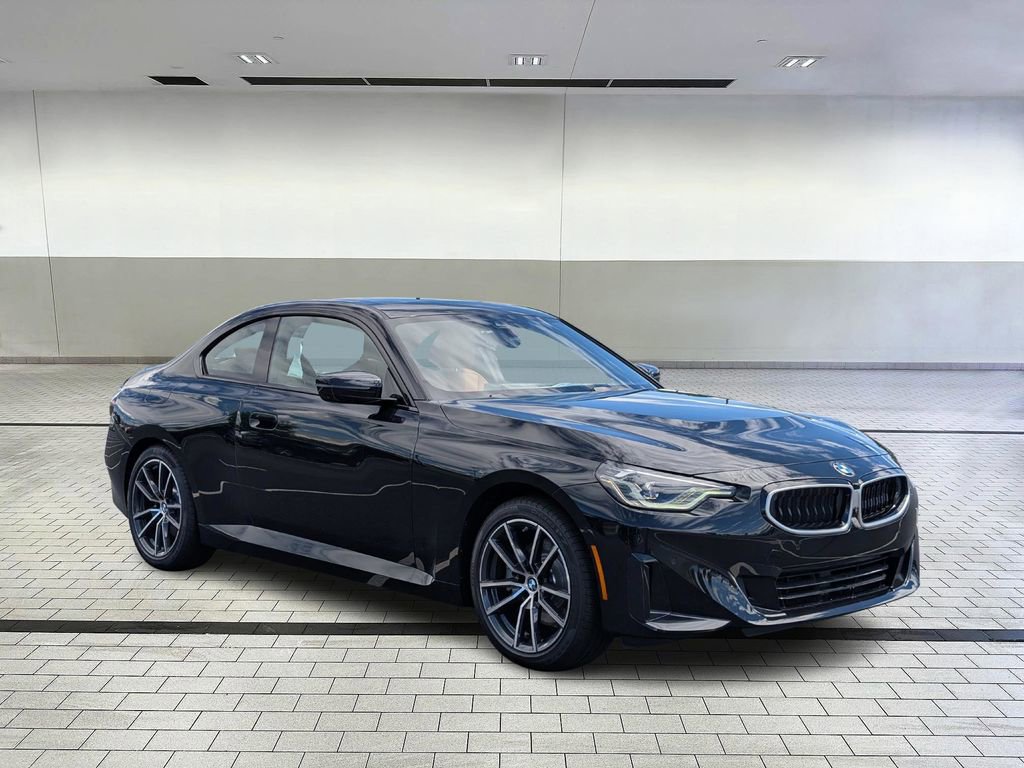 Used 2025 BMW 230i xDrive Coupe w/ Premium Package image 7