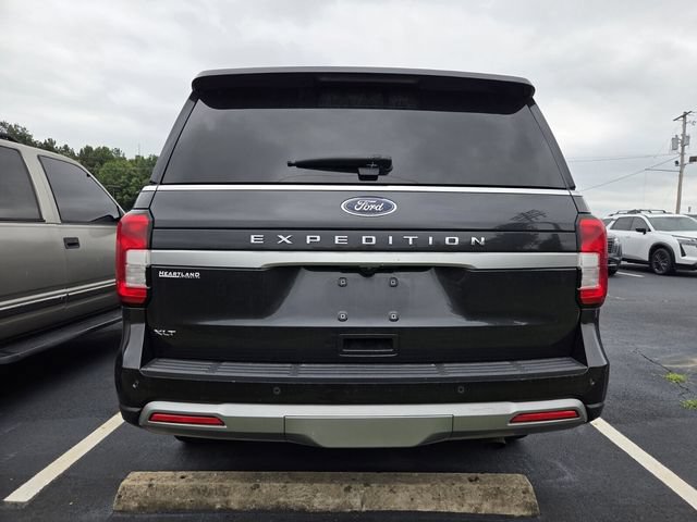 Used 2024 Ford Expedition XLT RWD image 3