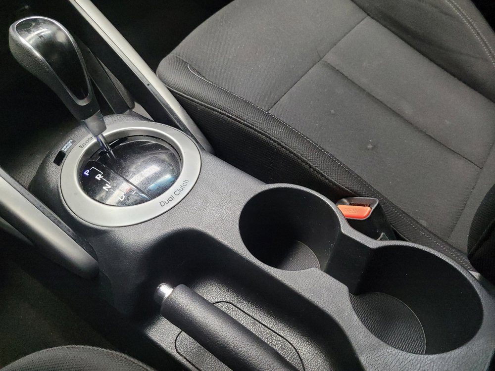 Used 2016 Hyundai Veloster FWD image 26