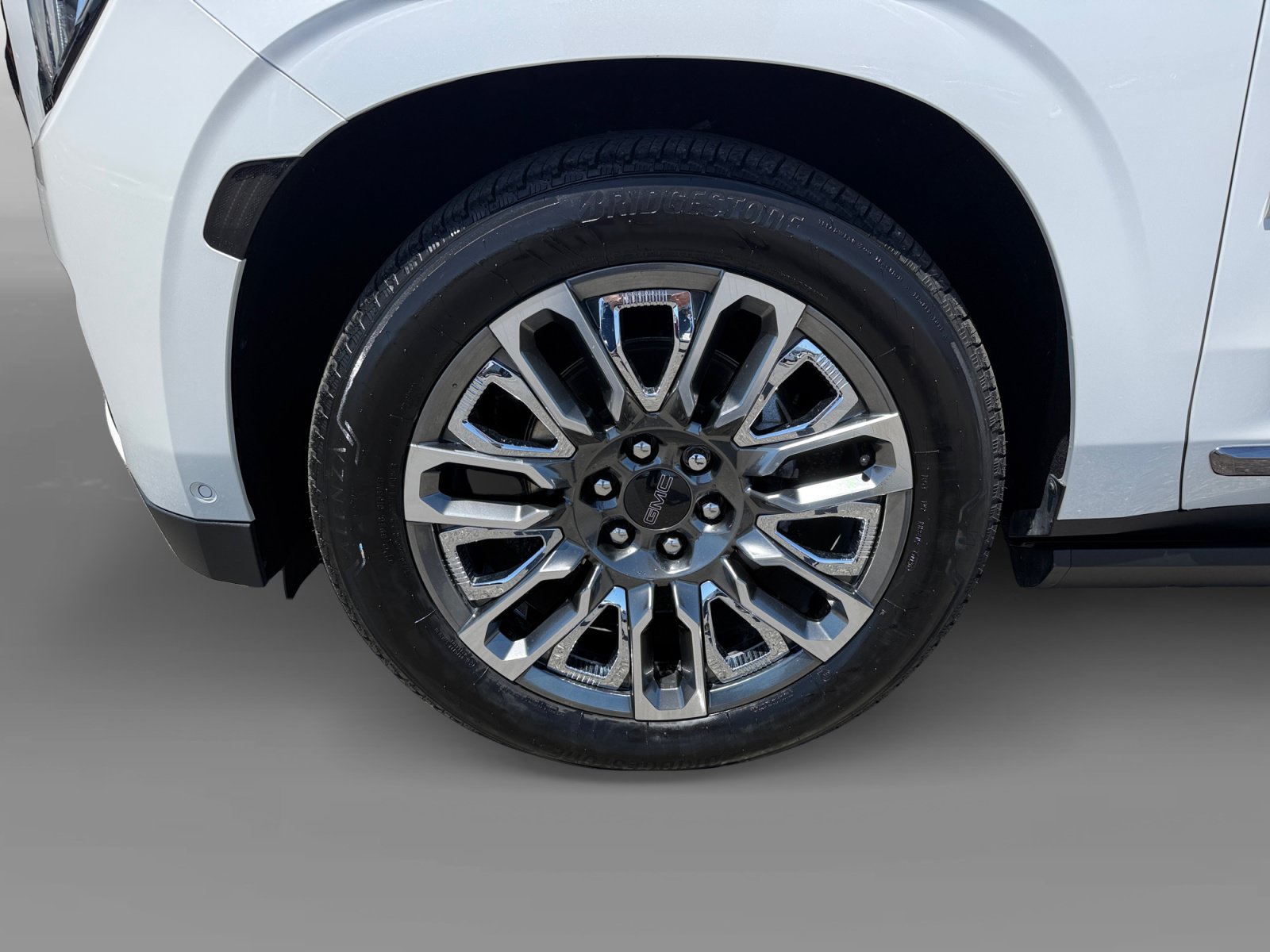 Used 2024 GMC Yukon XL Denali Ultimate AWD/4WD image 9
