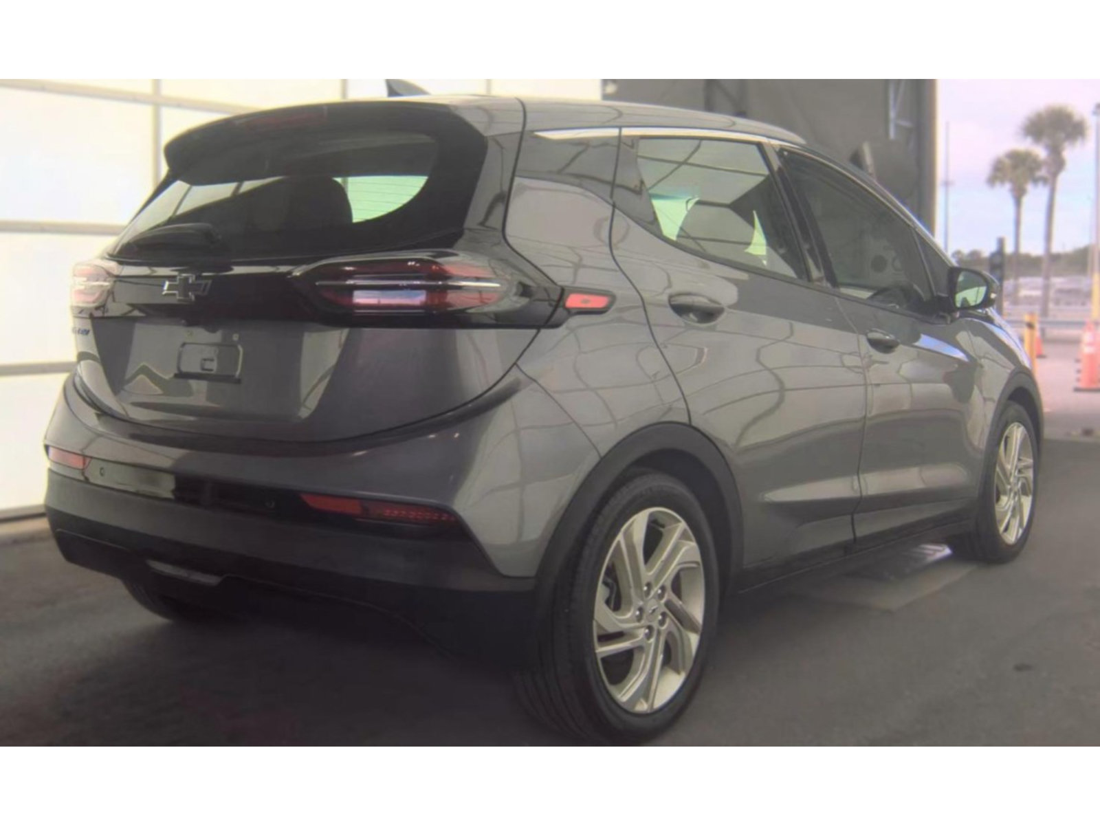 Used 2023 Chevrolet Bolt LT w/ Driver Confidence Package FWD image 3