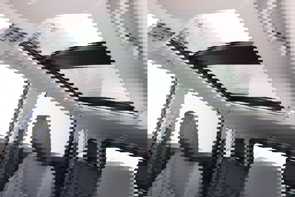 Used 2021 Nissan Rogue Platinum image 18