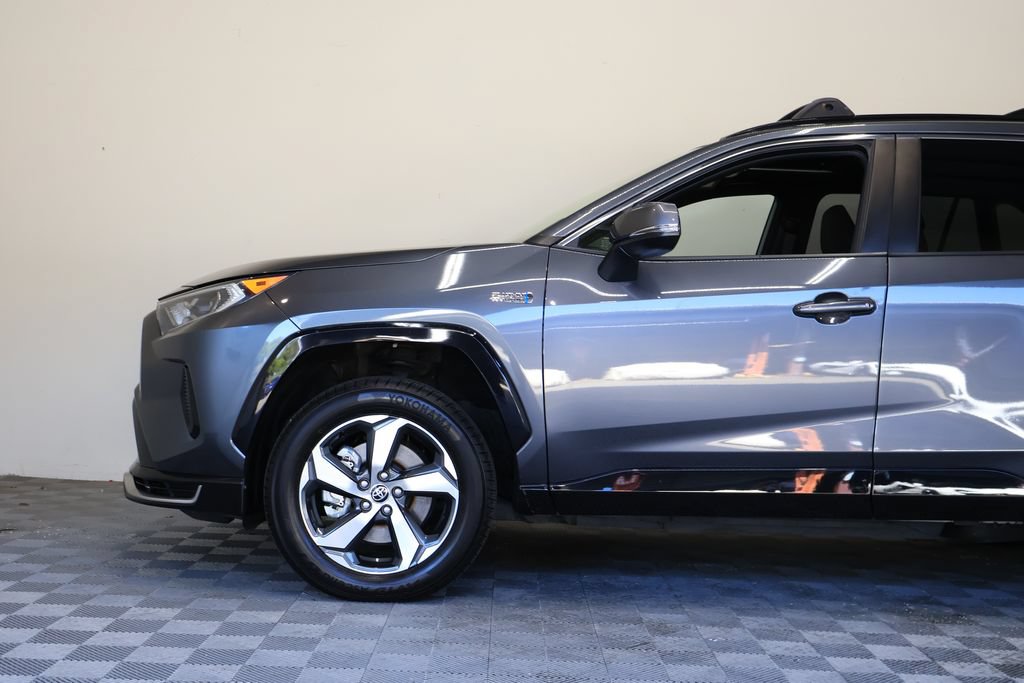 Used 2021 Toyota RAV4 SE w/ Weather & Moonroof Package AWD/4WD image 8