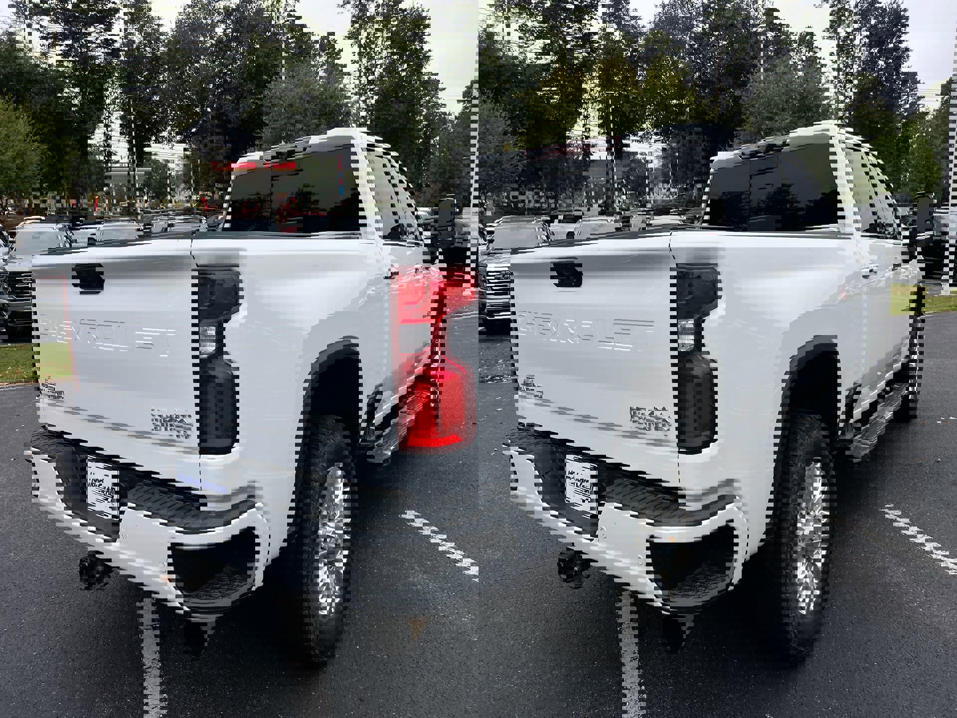 Used 2021 Chevrolet Silverado 2500 High Country w/ Z71 Off-Road Package image 9