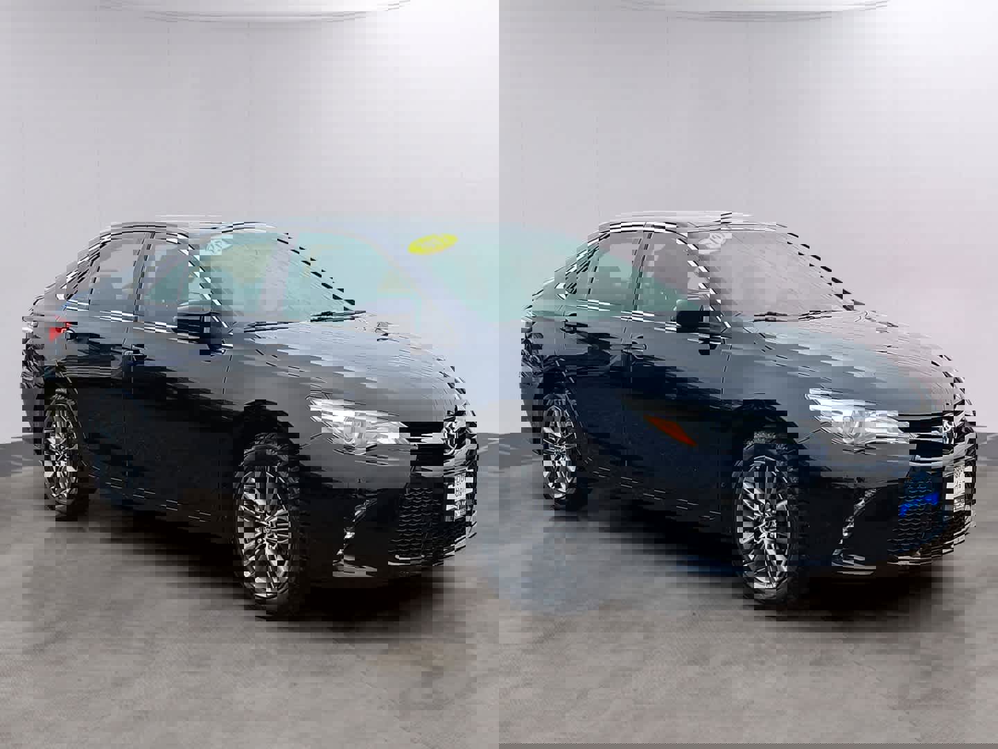 Used 2017 Toyota Camry SE FWD image 3