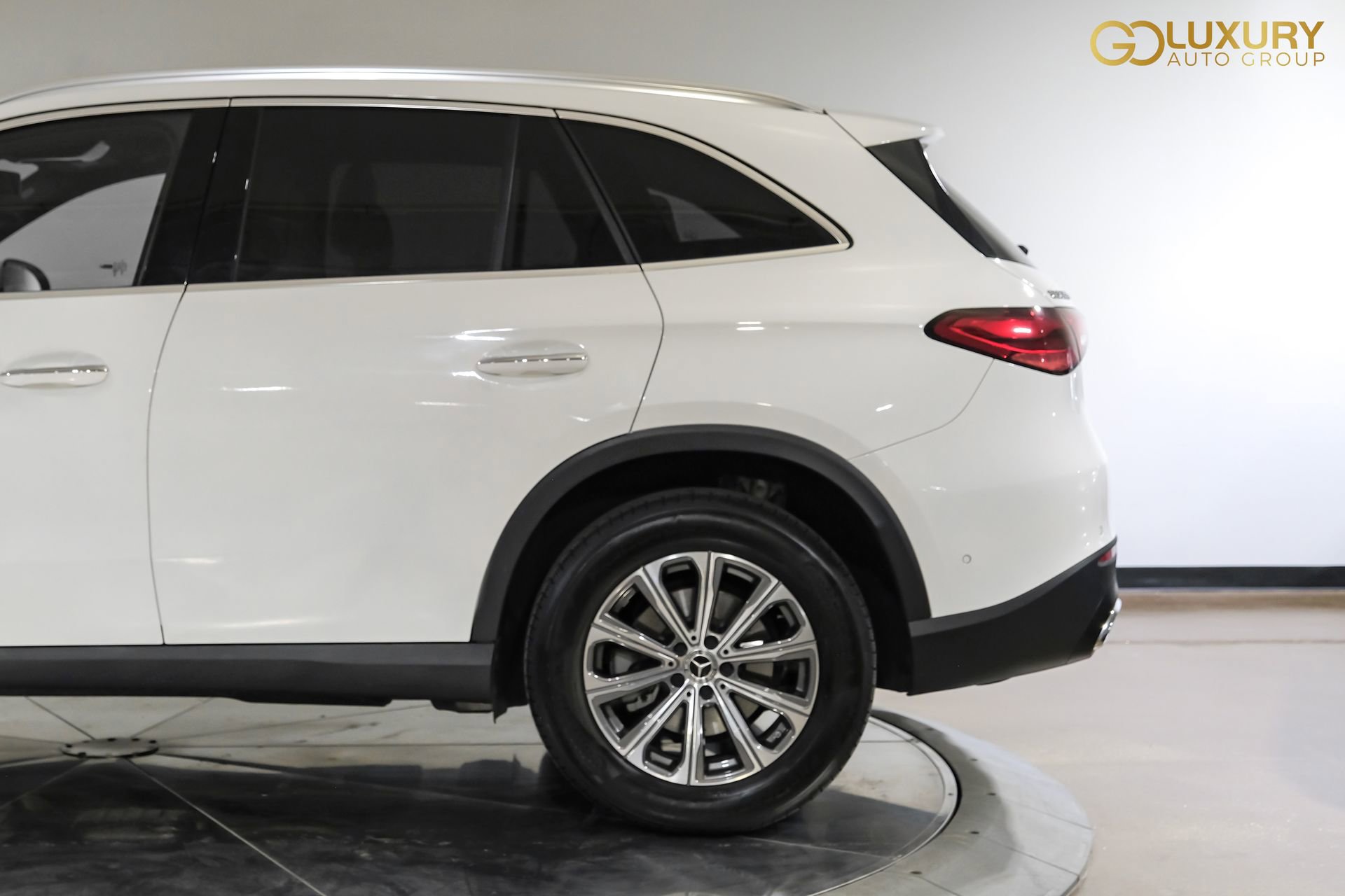 Used 2024 Mercedes-Benz GLC 300 image 13