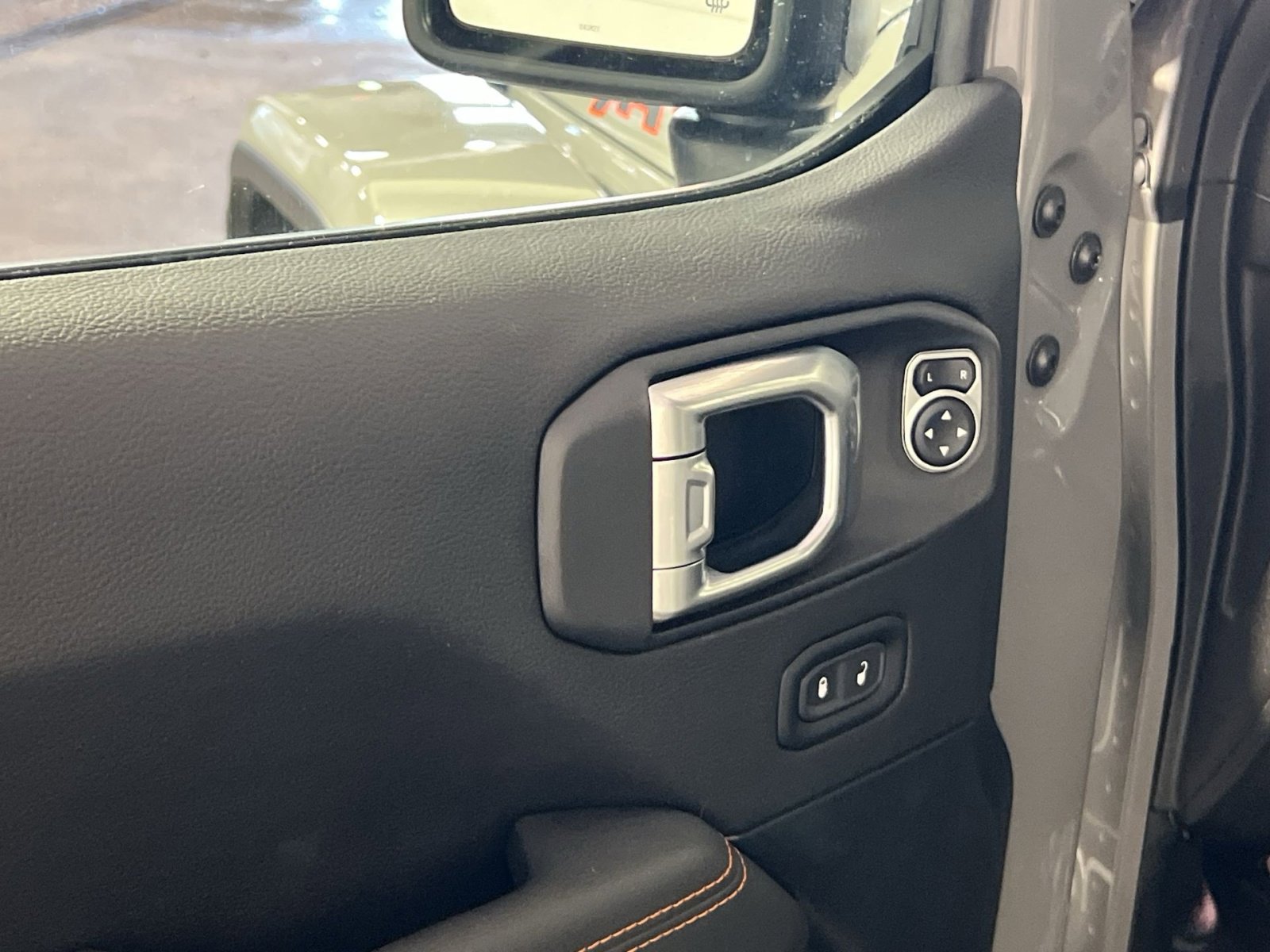 Used 2021 Jeep Gladiator Mojave AWD/4WD image 16
