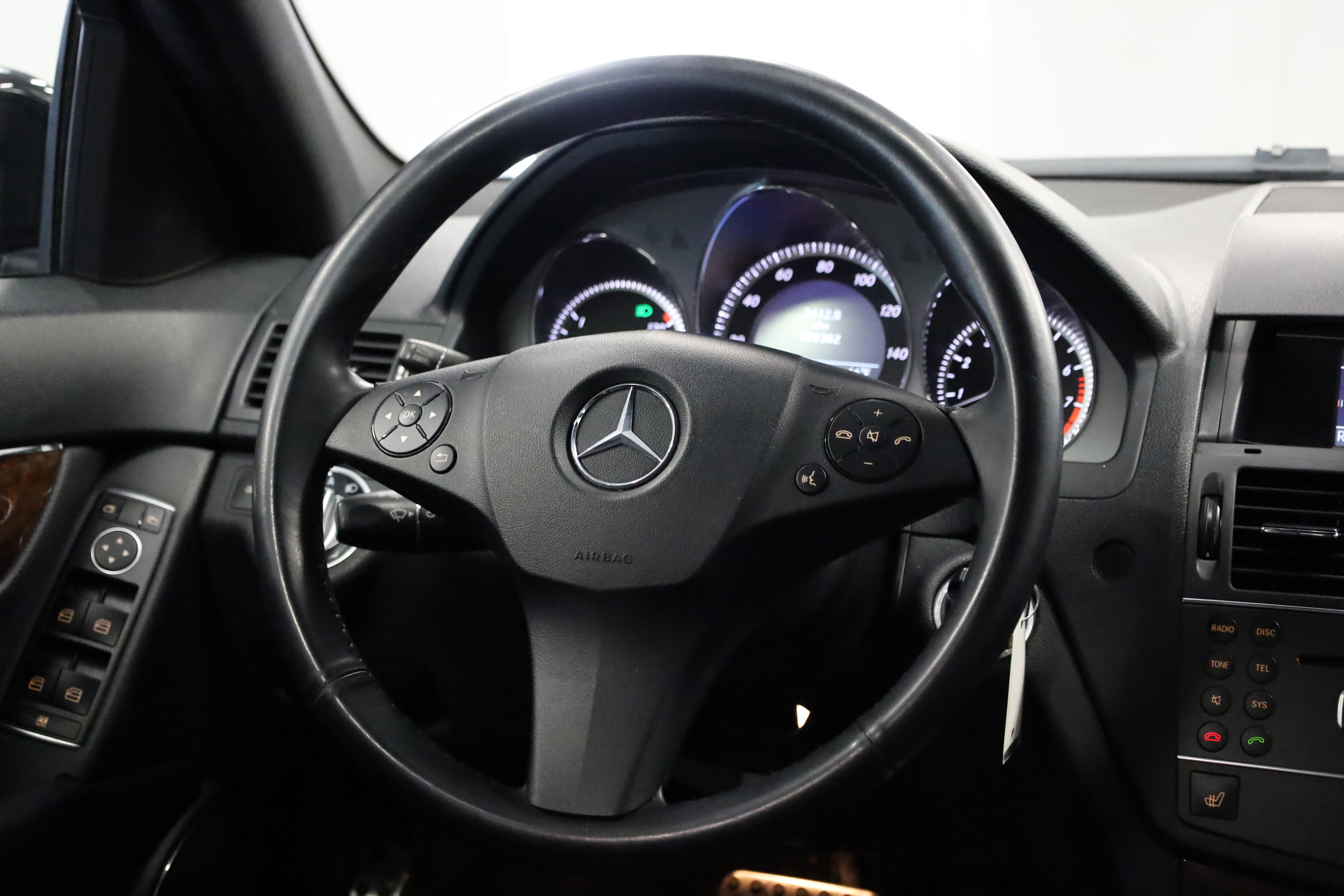 Used 2011 Mercedes-Benz C 300 4MATIC Sedan image 23