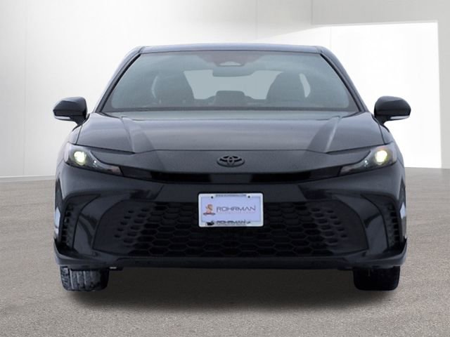 Used 2026 Toyota Camry SE image 2