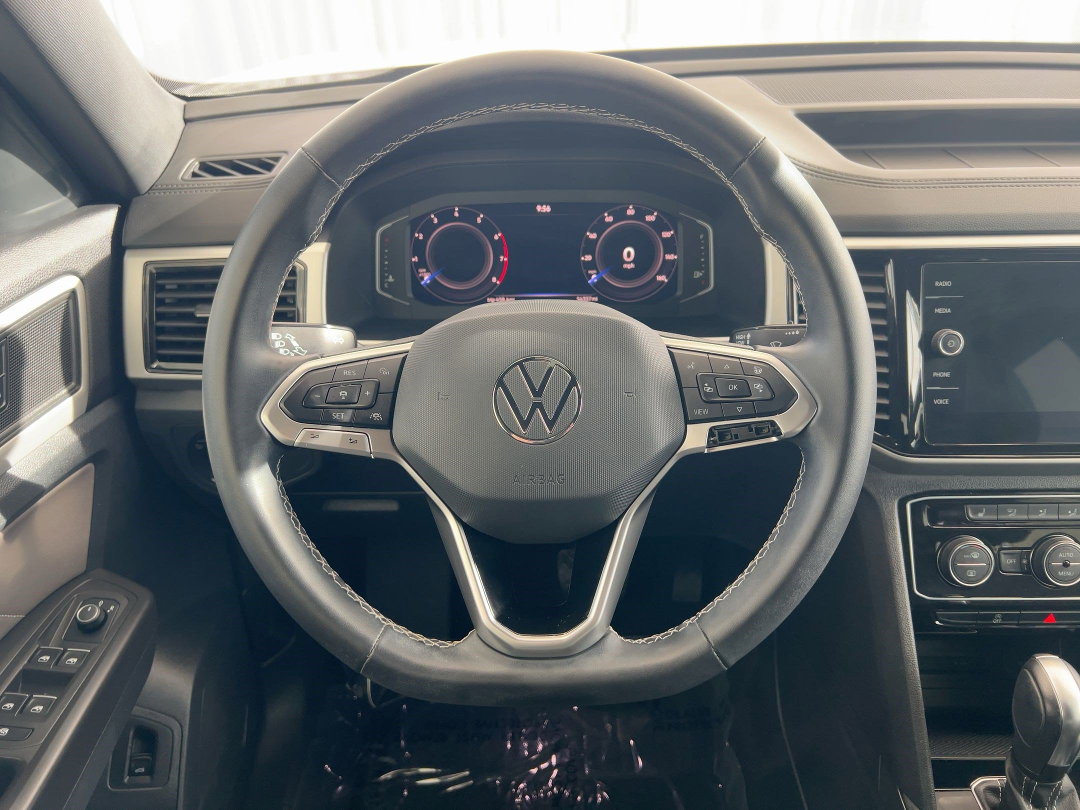 Used 2022 Volkswagen Atlas Cross Sport SEL image 17