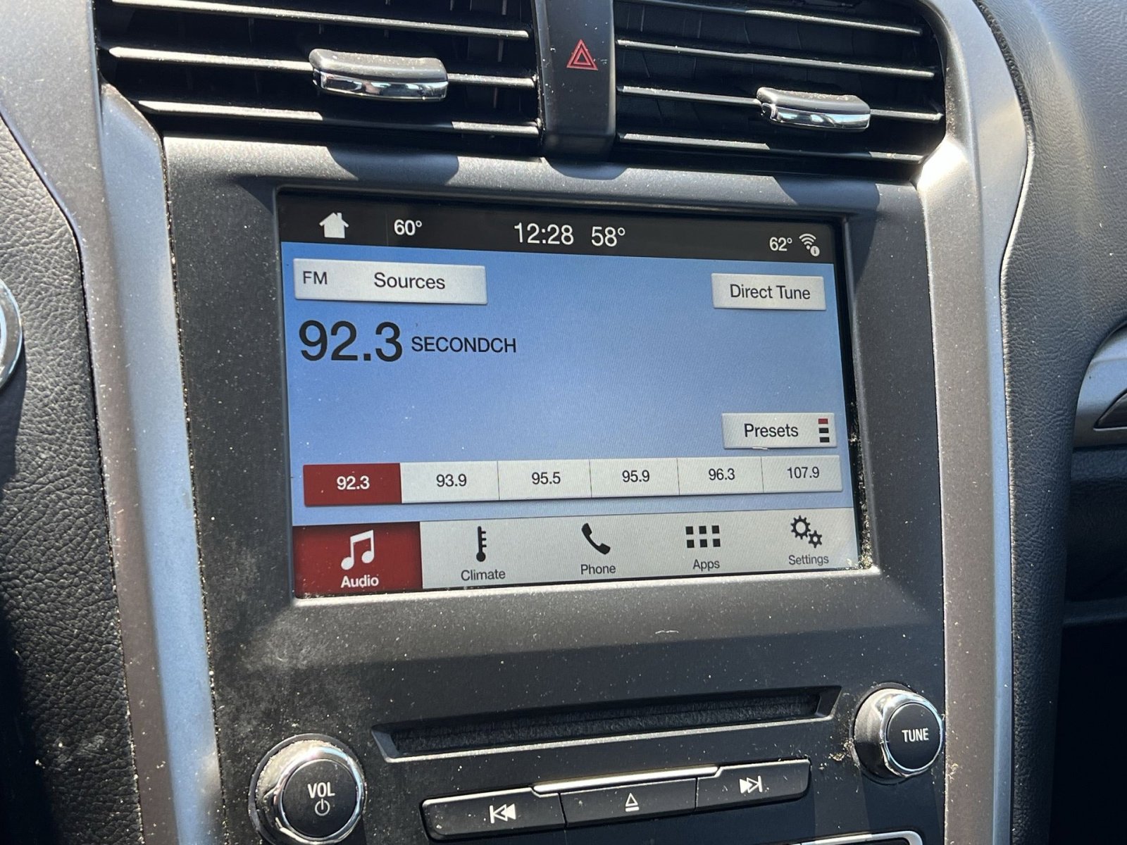 Used 2018 Ford Fusion Energi SE FWD image 14