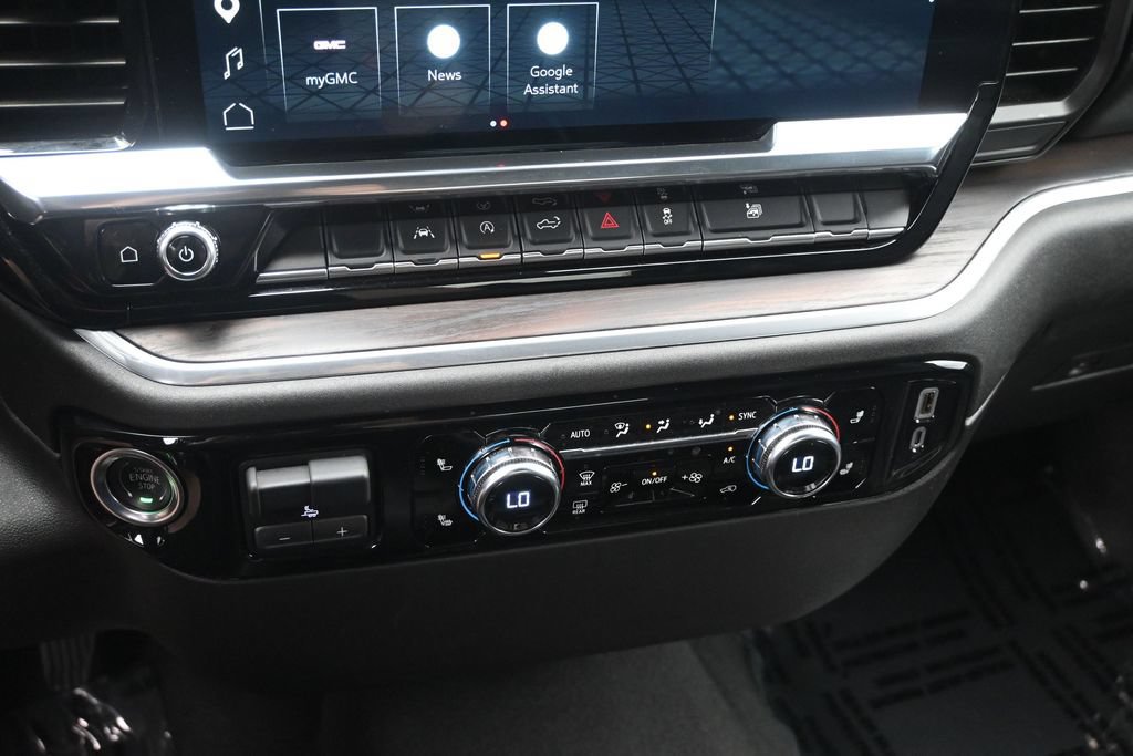 Used 2025 GMC Sierra 1500 SLT AWD/4WD image 18