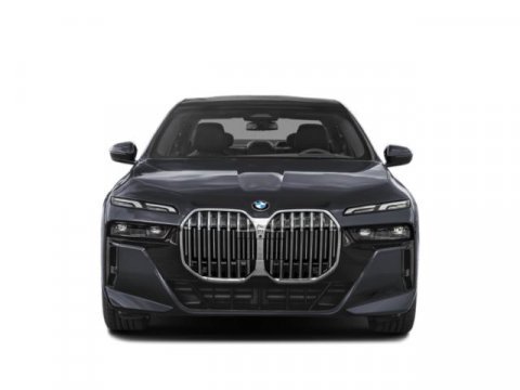 Used 2023 BMW 740i w/ Parking Assistance Package RWD image 7