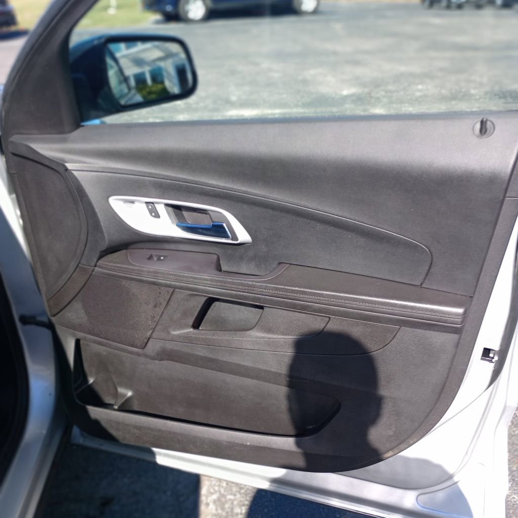 Used 2017 Chevrolet Equinox LS image 21