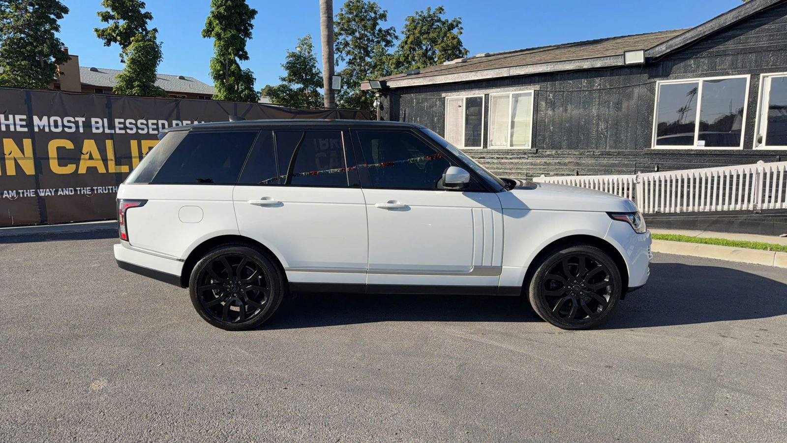 Used 2017 Land Rover Range Rover image 8