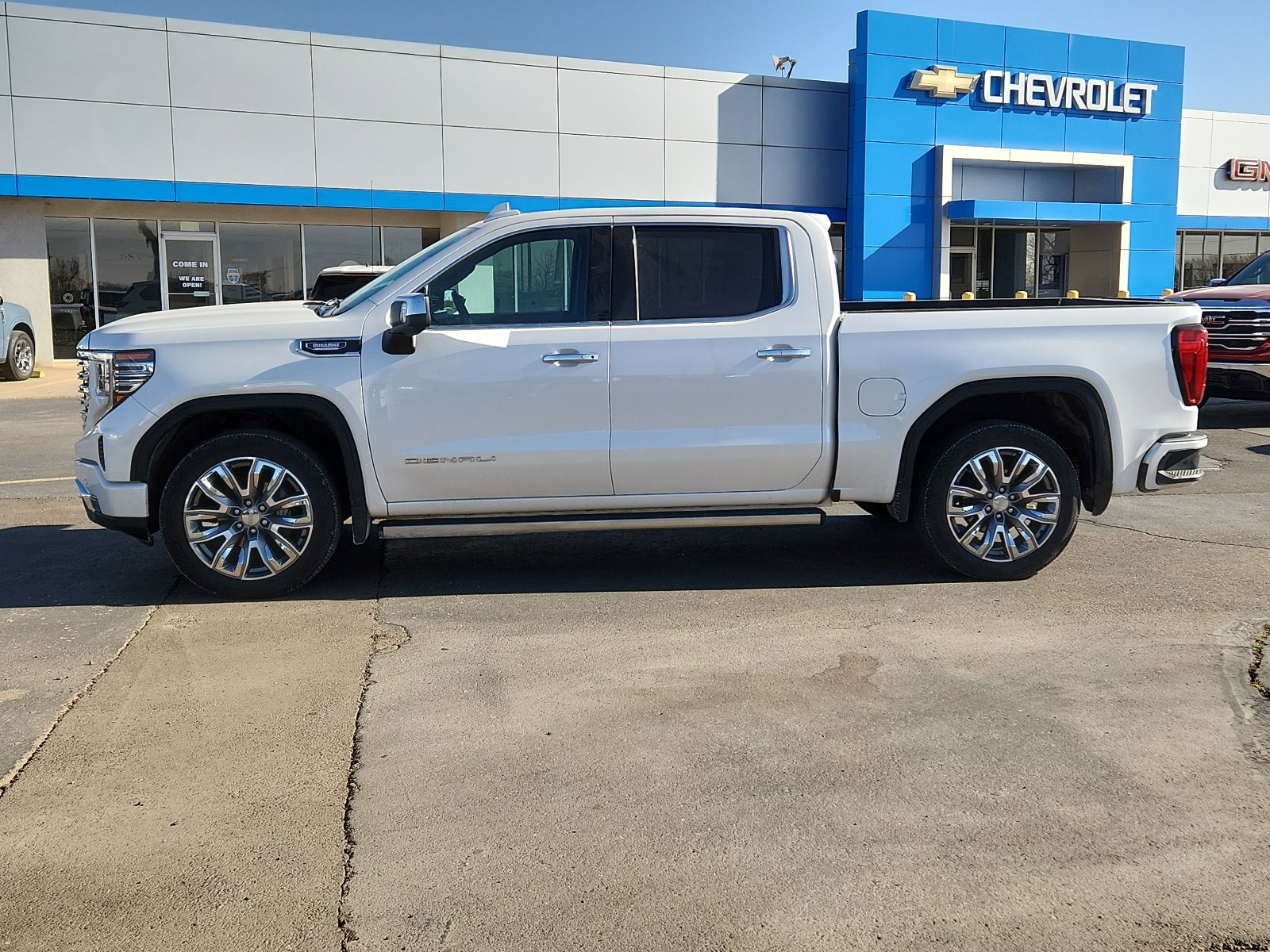 Used 2025 GMC Sierra 1500 Denali w/ Denali Reserve Package image 2
