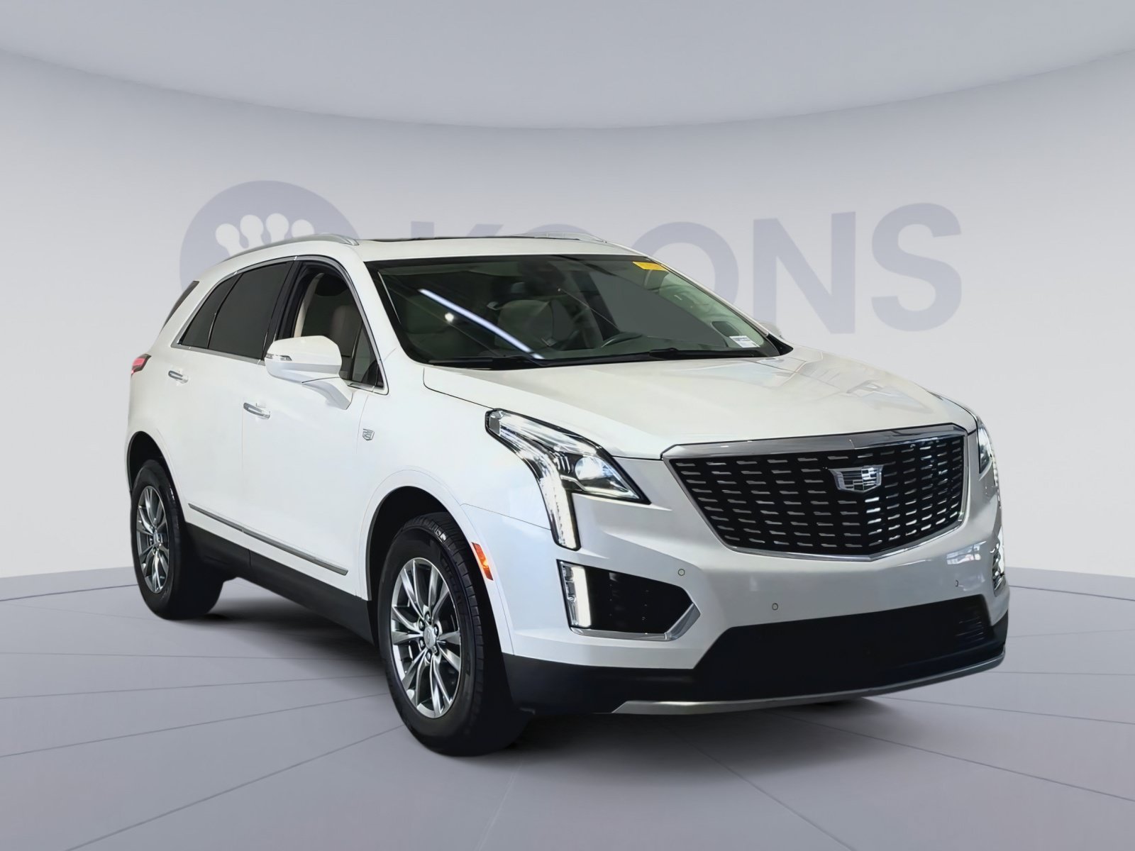 Used 2023 Cadillac XT5 Premium Luxury FWD image 2