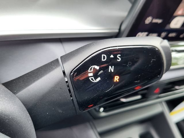 New 2026 Volkswagen Tiguan SE R-Line AWD/4WD image 18
