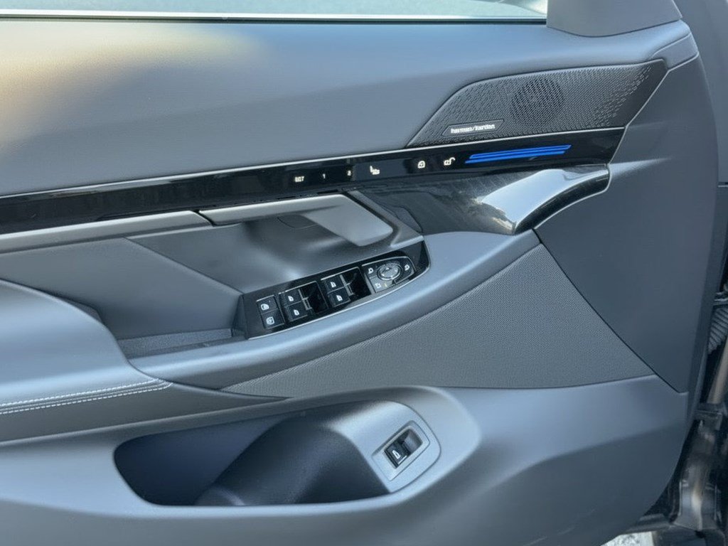 Certified 2026 BMW 530i RWD image 14