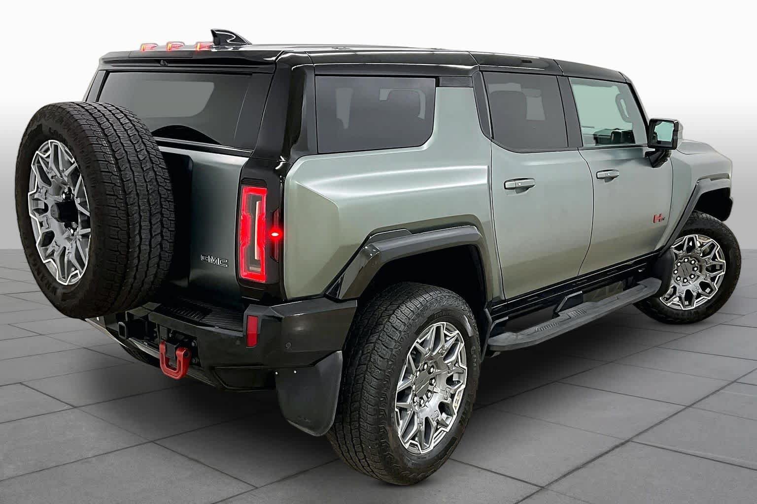 Used 2024 GMC Hummer EV 3X w/ LPO, Illumination Package AWD/4WD image 12