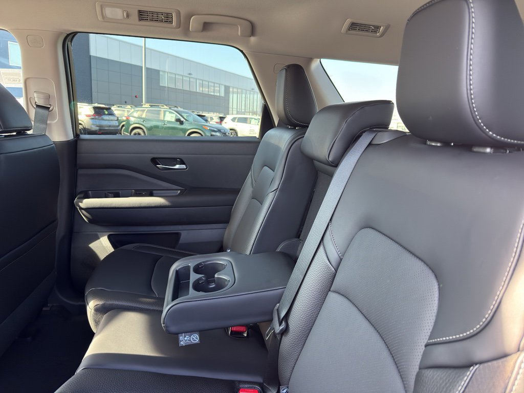 New 2026 Nissan Pathfinder SL image 33