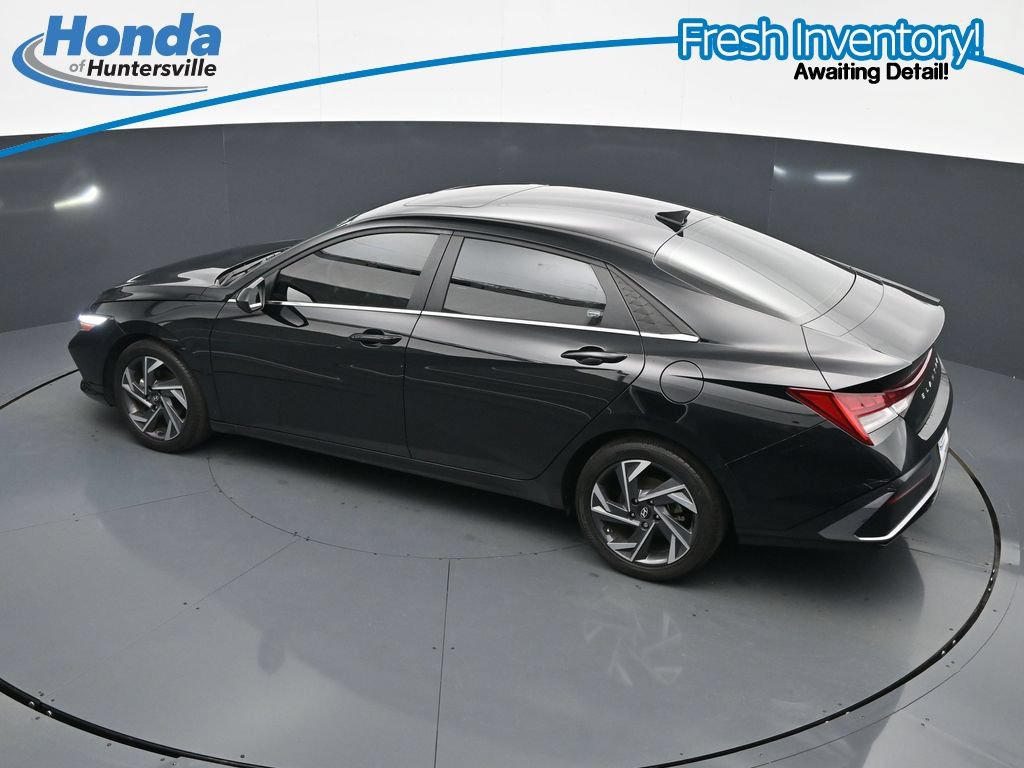 Used 2024 Hyundai Elantra SEL w/ Convenience Package FWD image 18