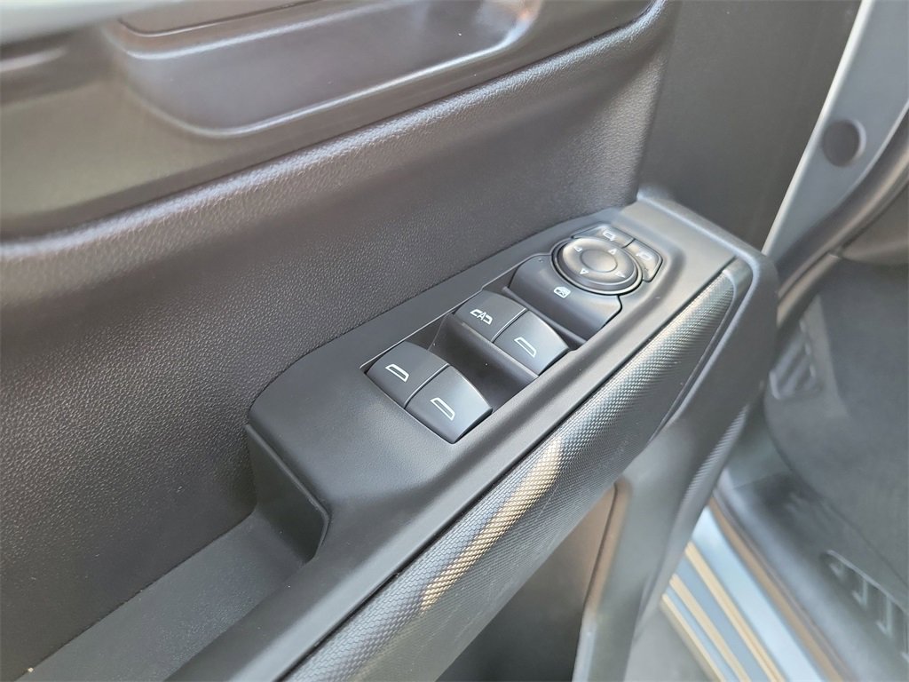 Used 2025 Chevrolet Silverado 1500 Custom image 28
