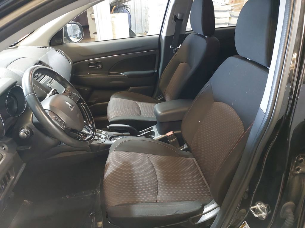 Used 2017 Mitsubishi Outlander Sport SE image 16